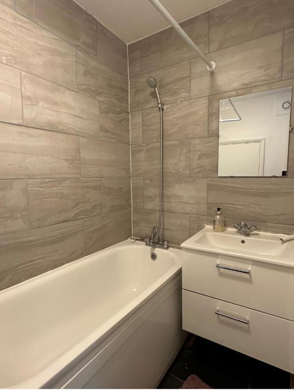 Spacious,1 Bed, Balcony, Southwark Central Londres Exterior foto